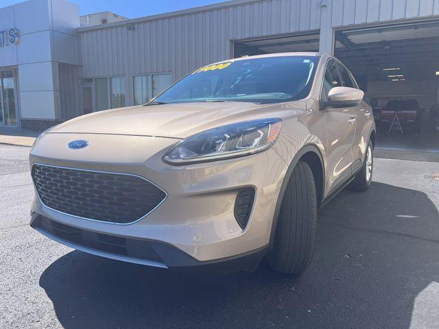2020 ford escape se