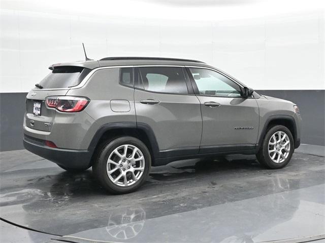 2023 jeep compass latitude lux