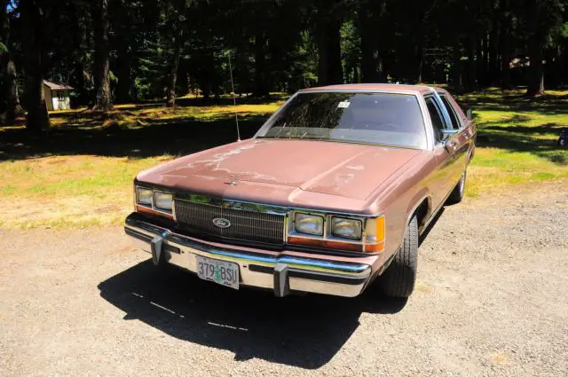 1989 ford ltd crown victoria base sedan 4-door 5.0l