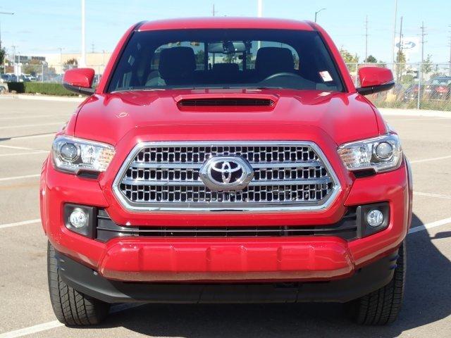 used 2016 toyota tacoma trd sport sterling heights, mi 48313 for sale in sterling heights, michigan