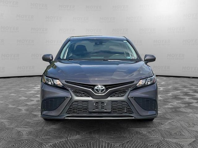 2021 toyota camry se