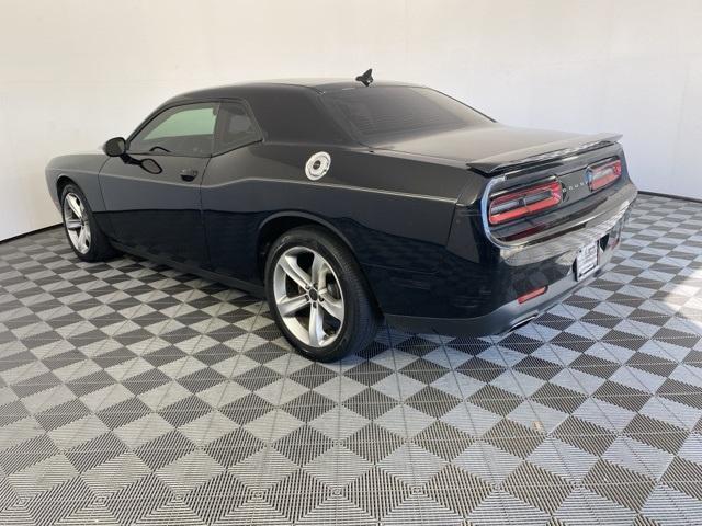 2016 dodge challenger sxt