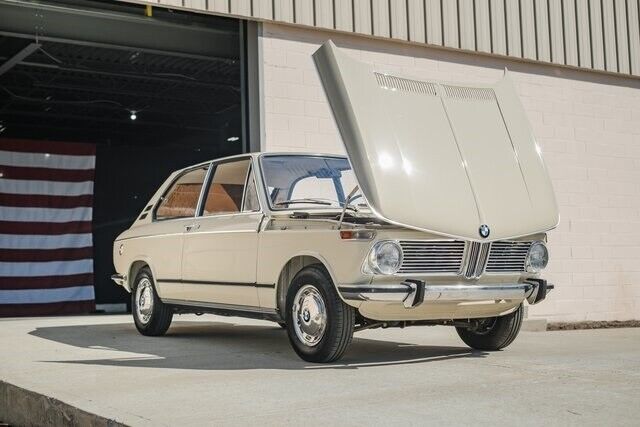 1972 bmw 1600 hatchback