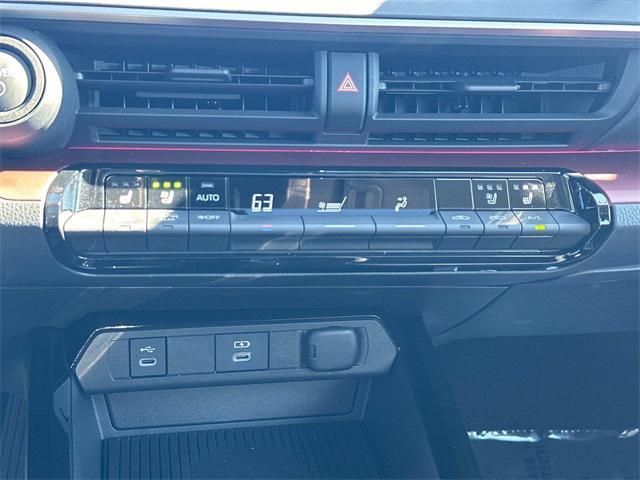 2024 toyota prius prime xse premium