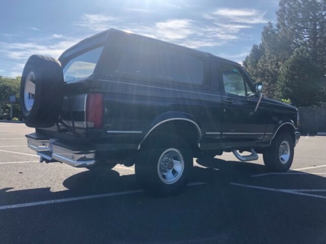 1992 ford bronco 4 x 4 sharp looking truck