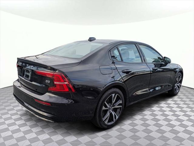 2024 volvo s60 b5 plus dark theme