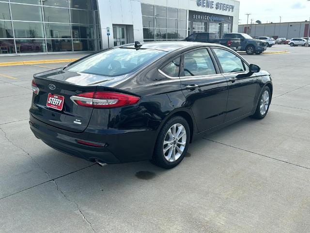 2020 ford fusion se