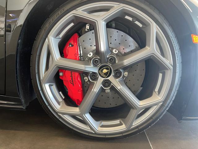 2021 lamborghini huracan evo base