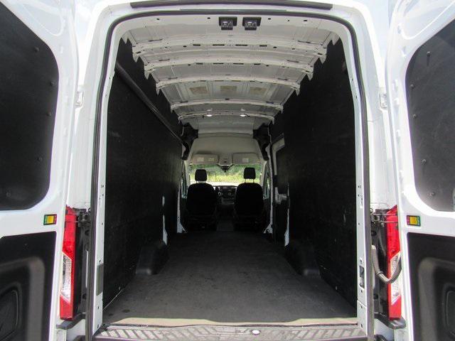 2022 ford transit-250 base