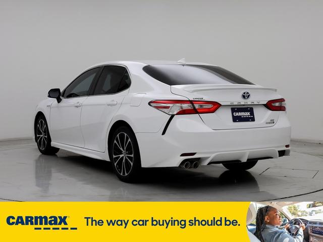 2020 toyota camry hybrid se
