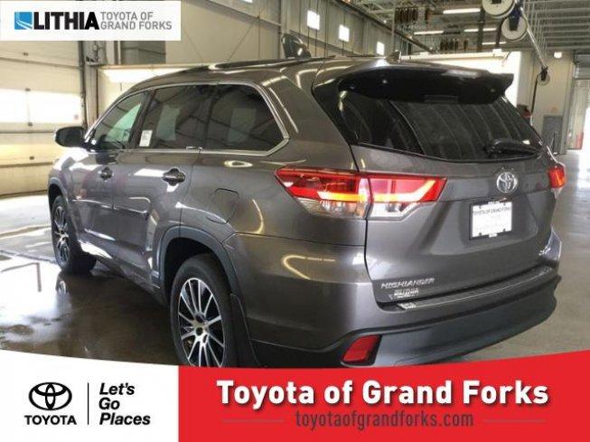 2018 toyota highlander se for sale in grand forks, north dakota