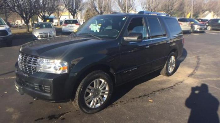 2013 lincoln navigator base 4x4 base 4dr suv for sale in new haven, connecticut