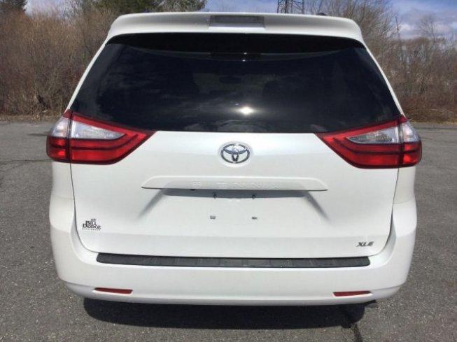 2015 toyota sienna xle 8-passenger for sale in westbrook, maine