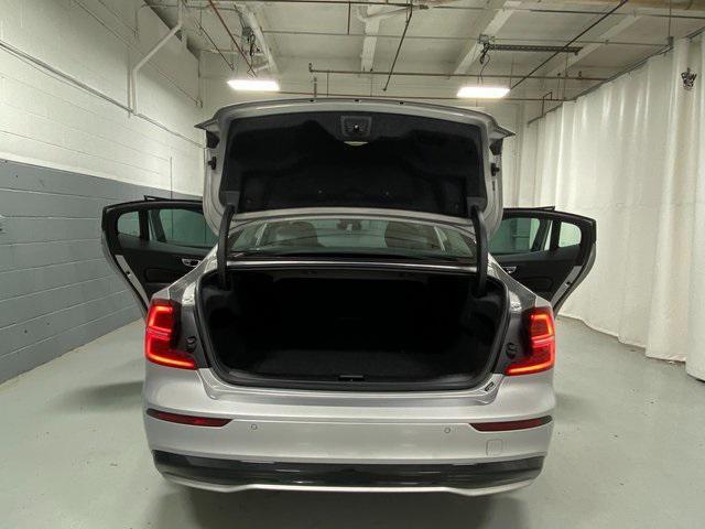 2024 volvo s60 b5 core dark theme