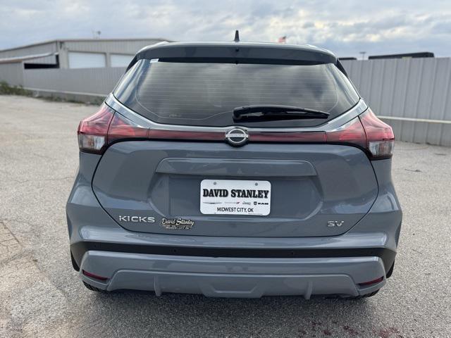 2022 nissan kicks sv