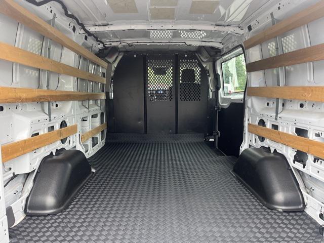 2021 ford transit-150 base