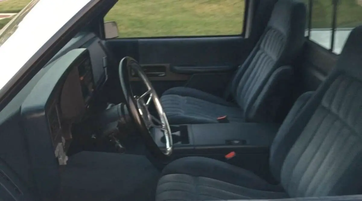 1993 chevrolet c1500 pickup white rwd automatic c1500