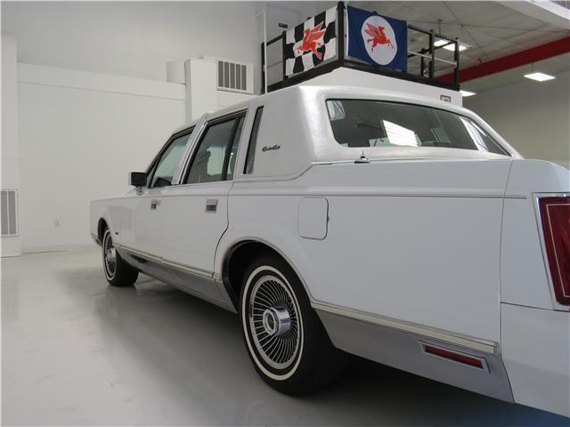 1989 lincoln town car, white with 56,000 miles available now!