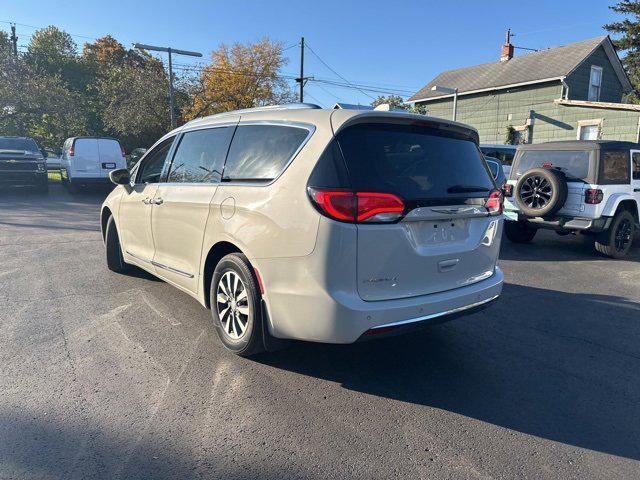 2020 chrysler pacifica touring-l plus