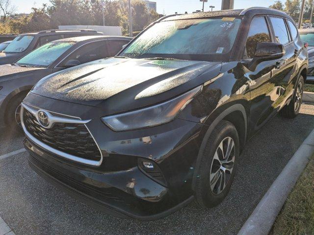 2022 toyota highlander xle