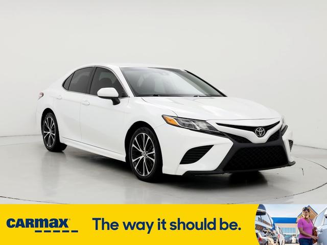 2020 toyota camry se