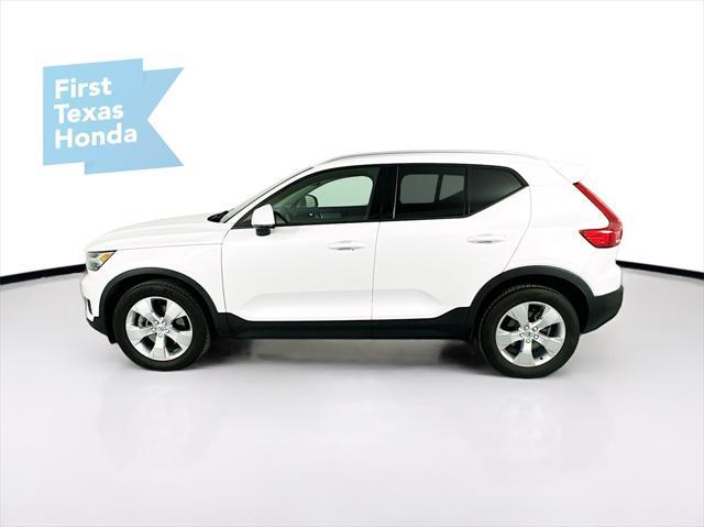 2022 volvo xc40 t4 momentum