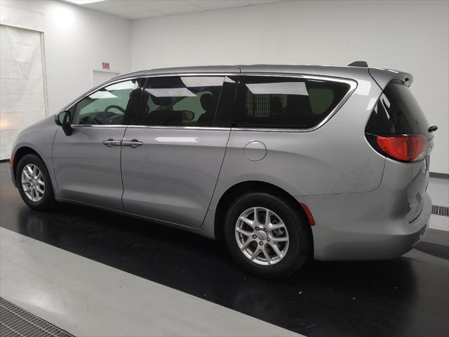 2021 chrysler voyager lx