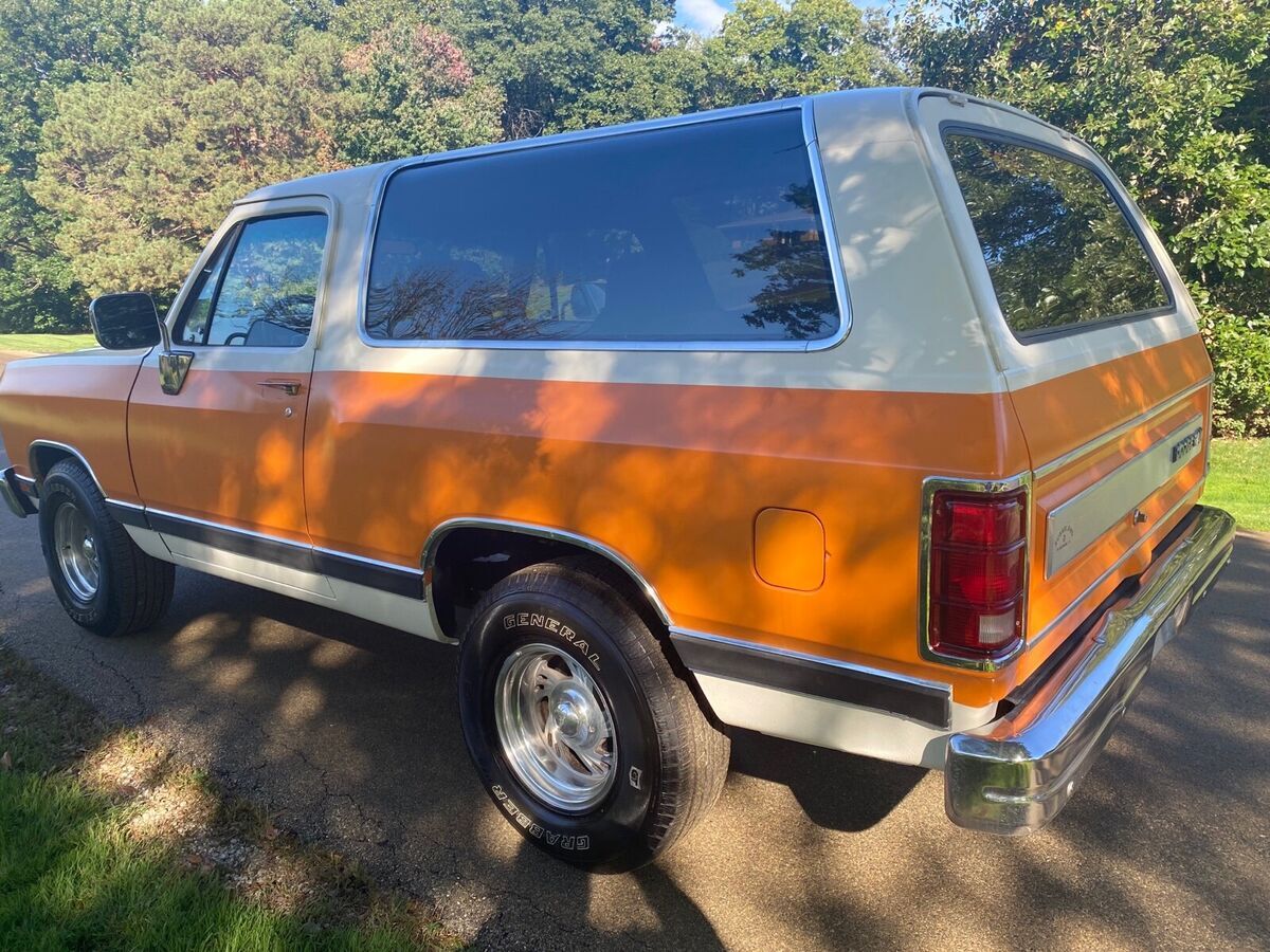 1990 dodge ramcharger suv orange rwd automatic ad-150