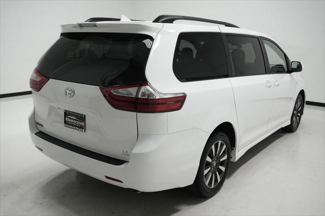 2019 toyota sienna le