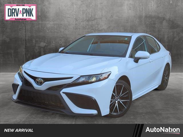 2022 toyota camry se