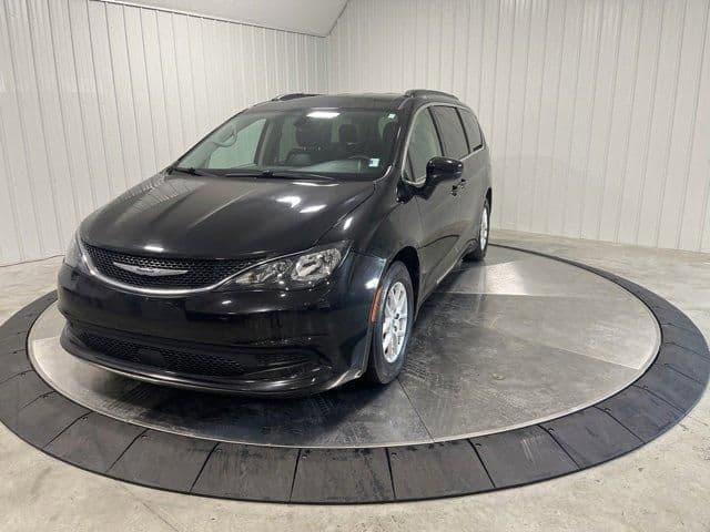 2021 chrysler voyager lxi passenger van in roanoke, indiana