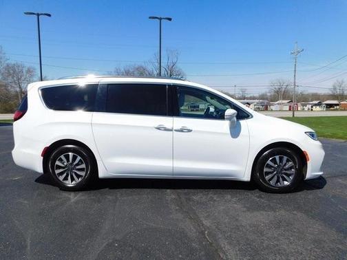 2021 chrysler pacifica hybrid in saint louis, missouri