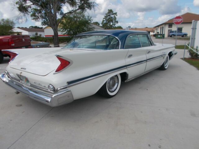 1960 chrysler saratoga 4 door hardtop