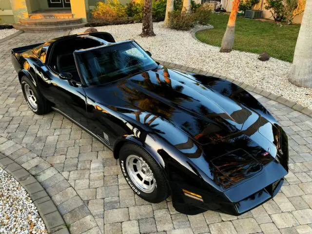 81 corvette / t-top / factory air car!!! only 49k miles!!!
