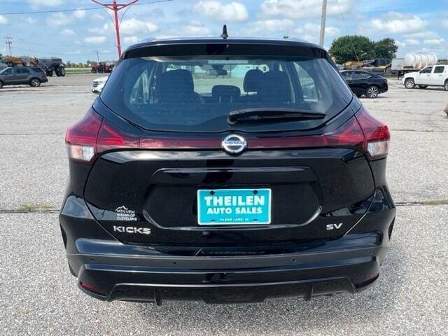 2021 nissan kicks sv