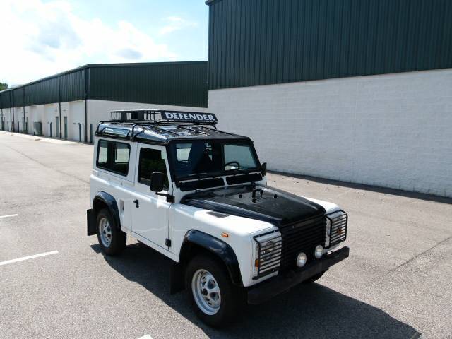 freshly imported from eu super clean land rover defender with diesel engine