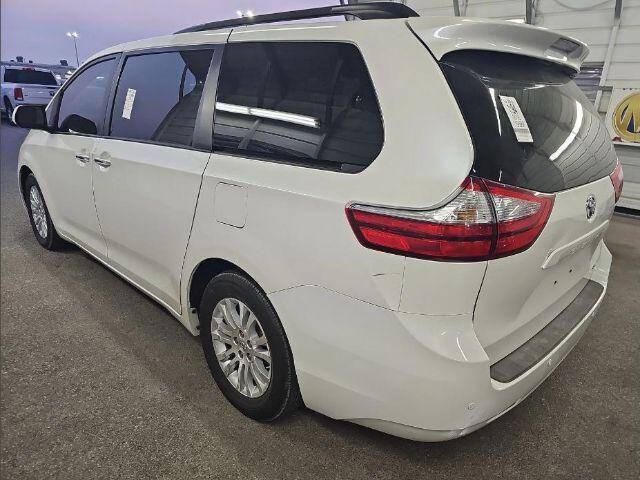 2016 toyota sienna xle