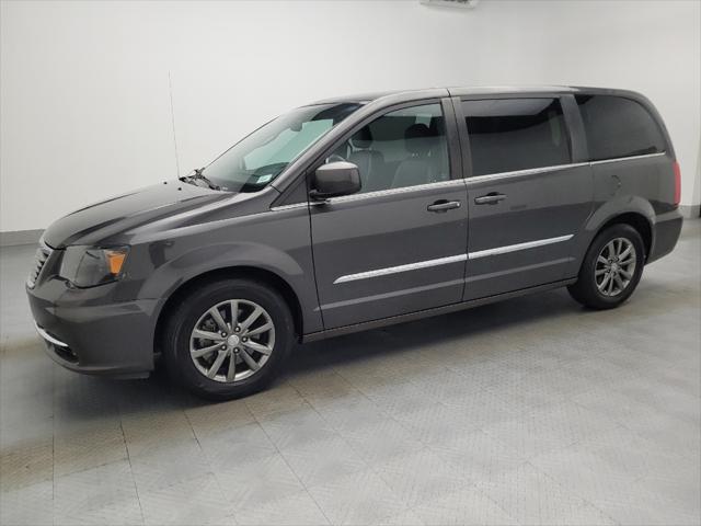 2016 chrysler town & country s