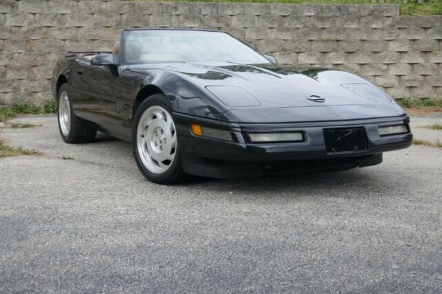 black chevrolet corvette with 87,202 miles available now!