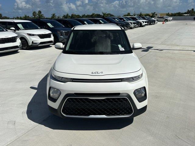 2022 kia soul lx