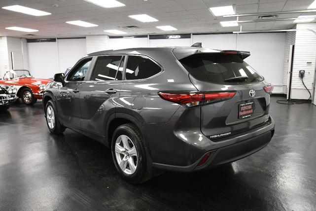2023 toyota highlander le