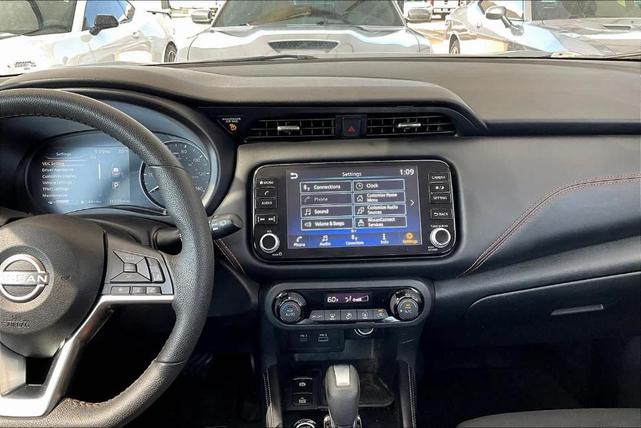 2024 nissan kicks sr