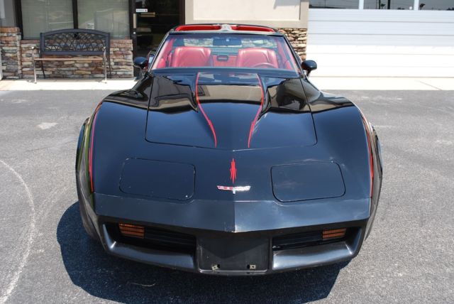 1980 chevrolet corvette t-top *only* 22,811 miles, factory black w/ red interior