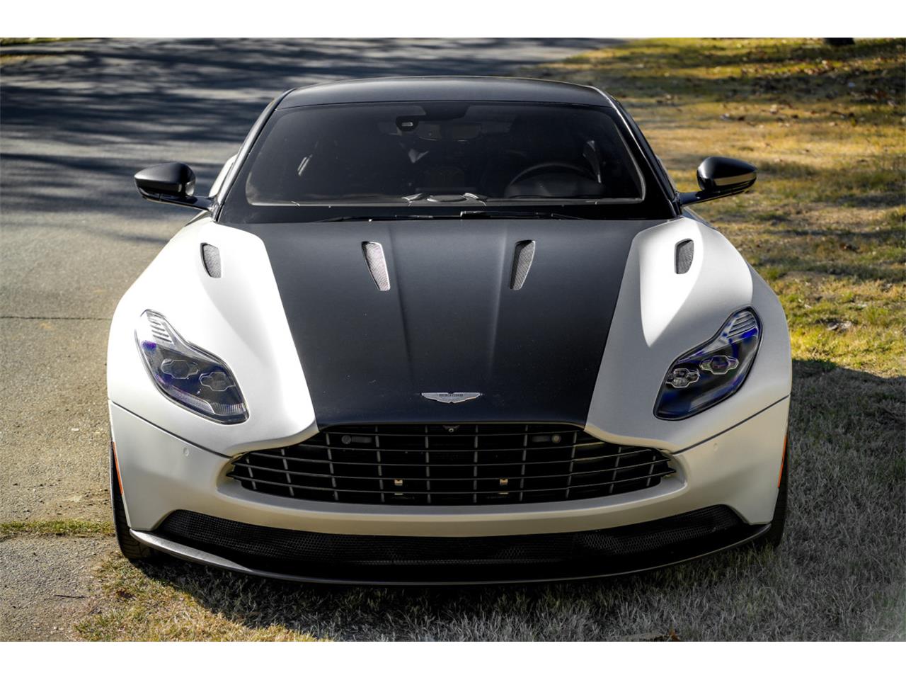 2018 aston martin db11