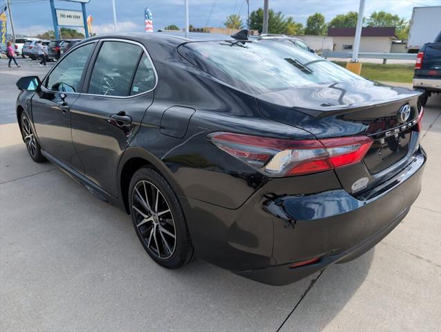 2021 toyota camry se