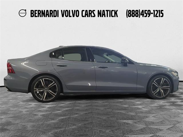 2022 volvo s60 recharge plug-in hybrid t8 r-design expression