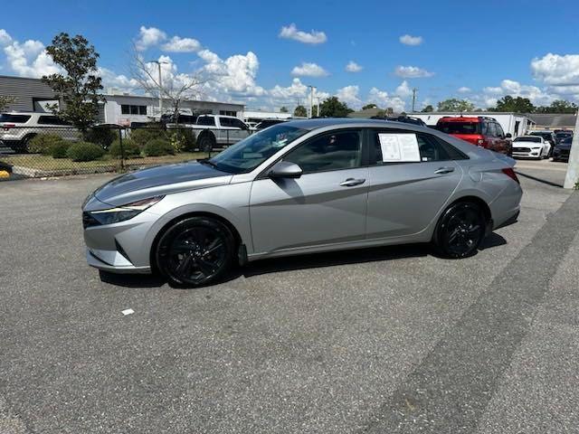 2022 hyundai elantra sel