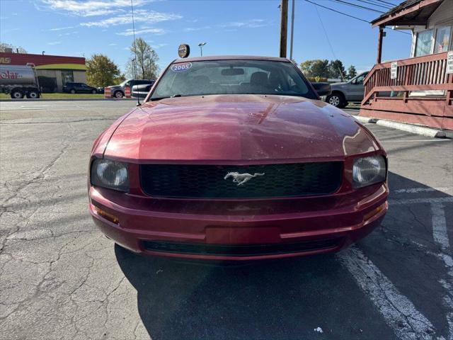 2005 ford mustang deluxe