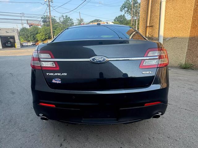 2016 ford taurus sel