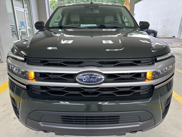 2022 ford expedition xlt